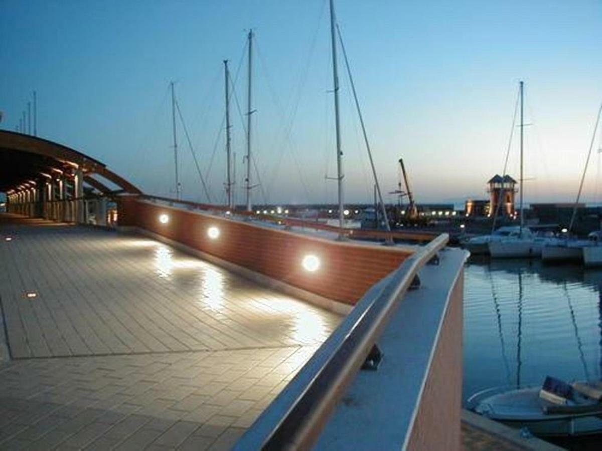 Yacht Suite マリーナ・ディ・グロッセート エクステリア 写真