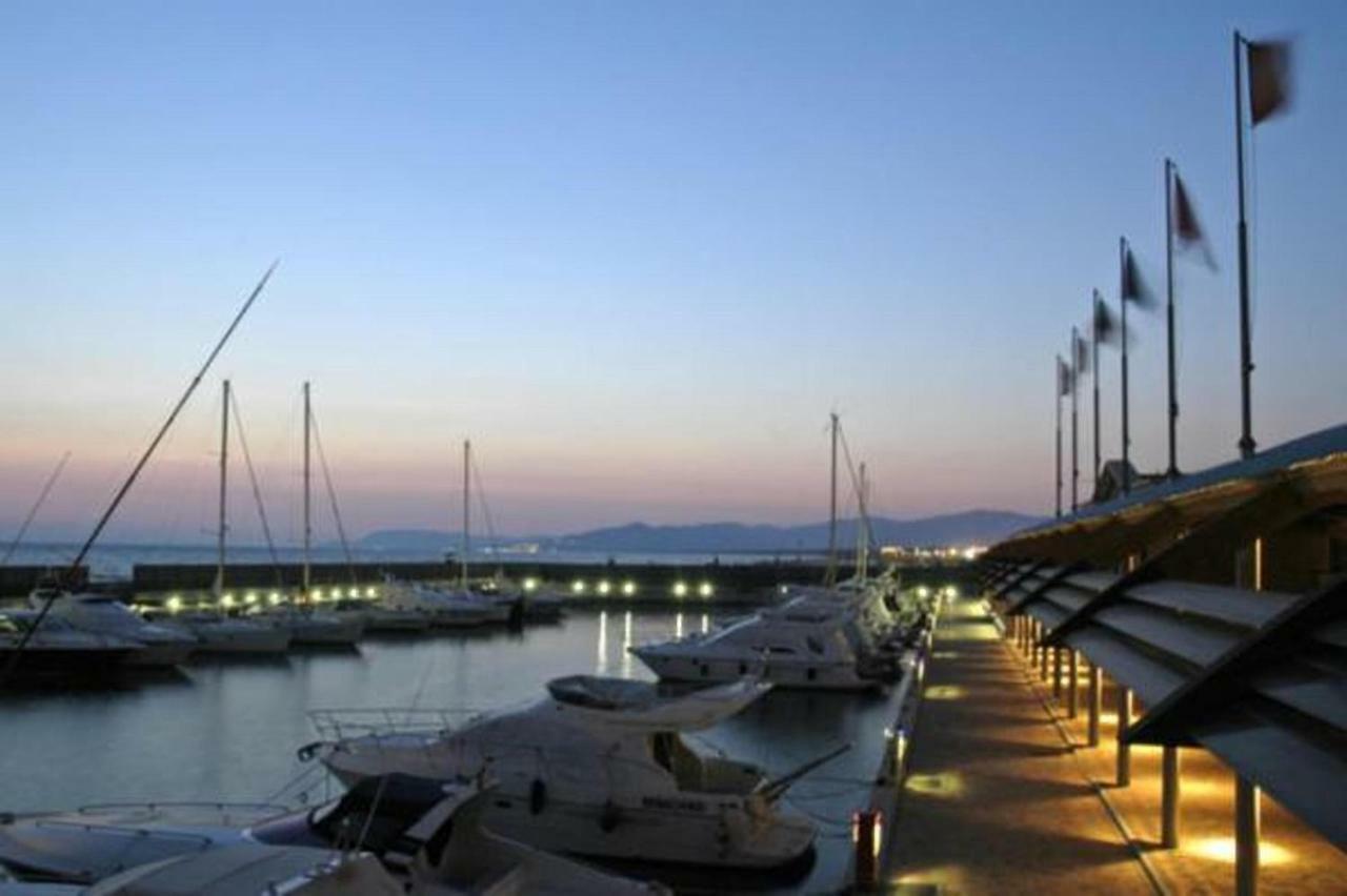 Yacht Suite マリーナ・ディ・グロッセート エクステリア 写真